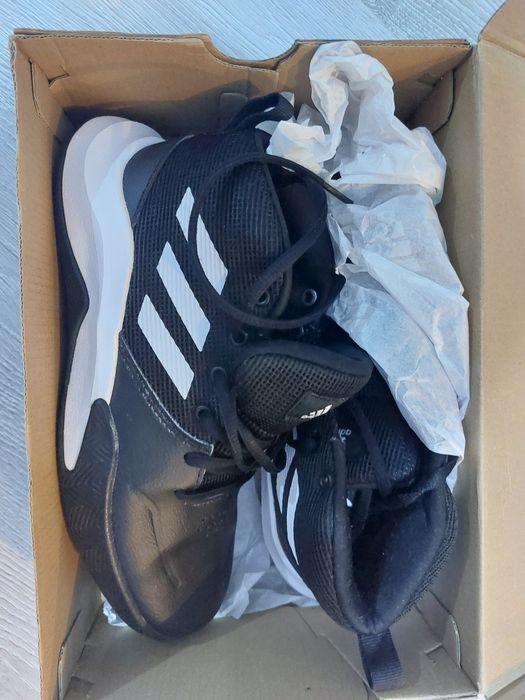Ghete Adidas nr 36, noi