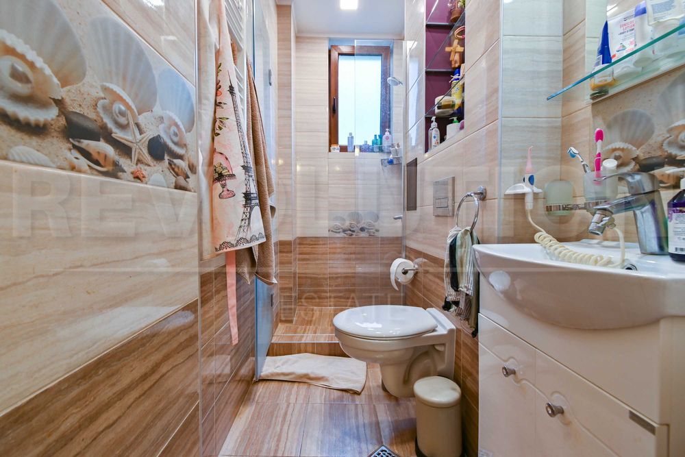 Продава се Тристаен апартамент в София, Изток - 149 кв.м за 1643 €/кв.м - Снимка #17