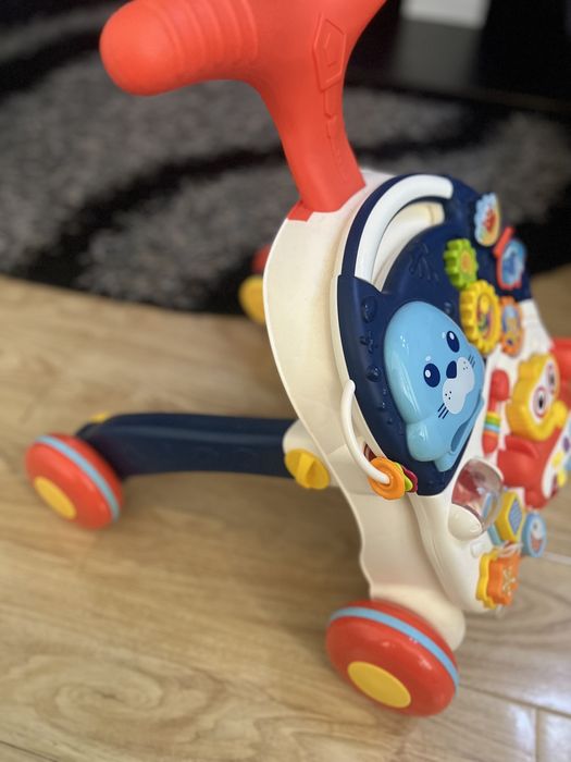 Premergător și masa de activități noriel