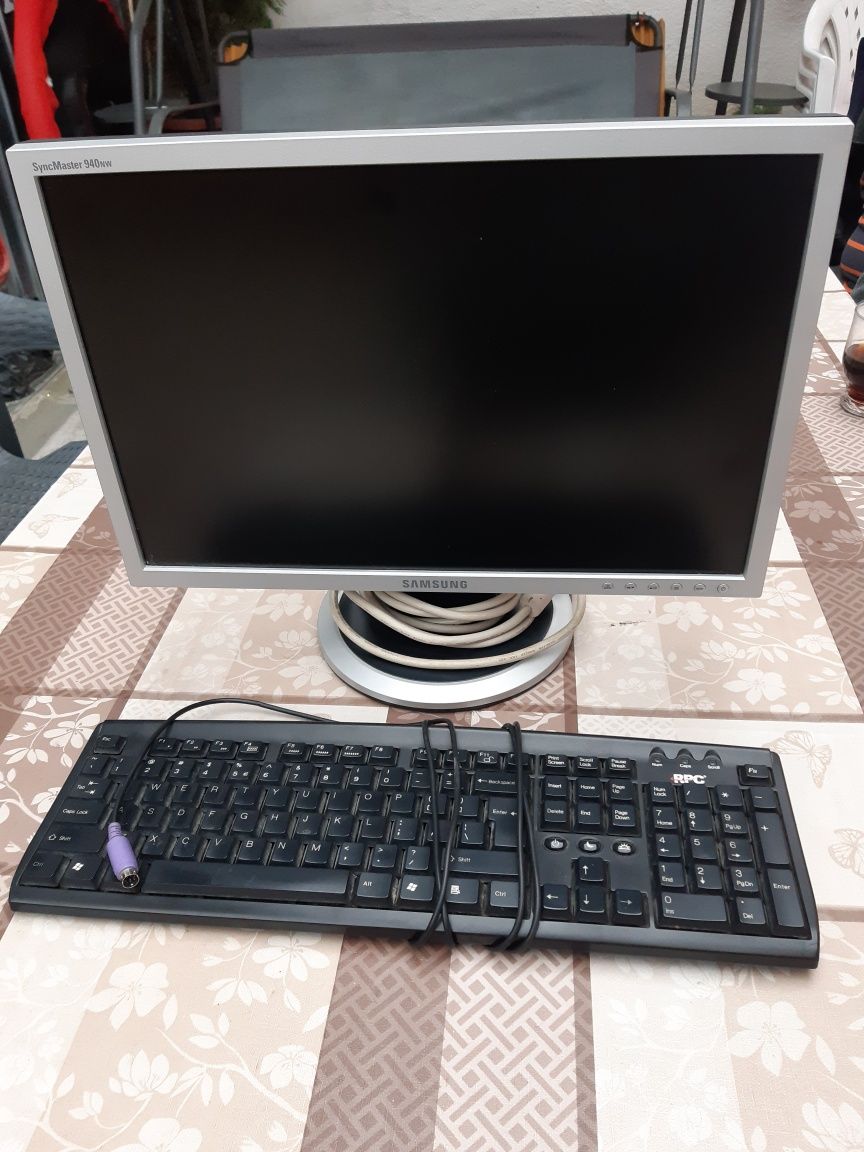 Monitor Samsung 48 cm 19 inch