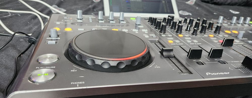 Pioneer ddj t1 consola dj schimb cu shure glxd