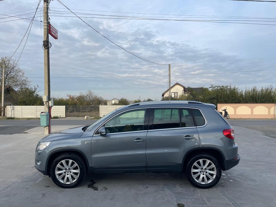 VW Tiguan 4x4 Automat panoramic/navi-import recent