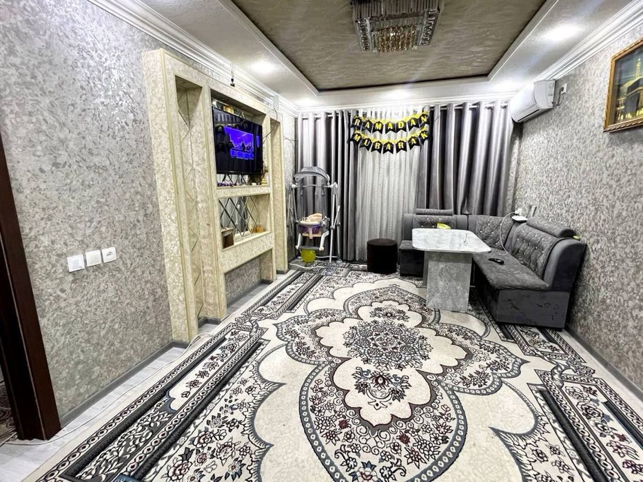 Kvartira sotiladi shayhontoxur chorsu 3-4/1/4 70 m2 gishtli uy