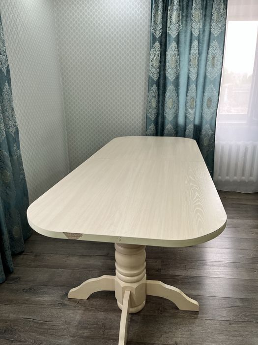 продам стол для гостинной