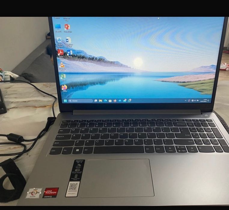 Laptop Lenovo nou