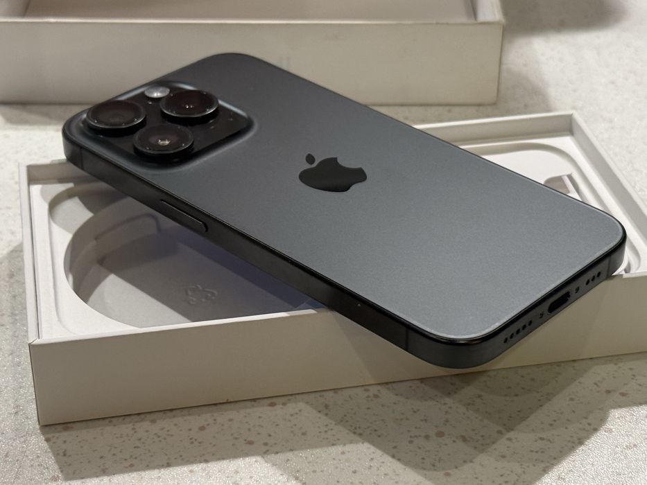 iPhone 15 Pro 128GB Titanium Black – Като НОВ, 95% Батерия.