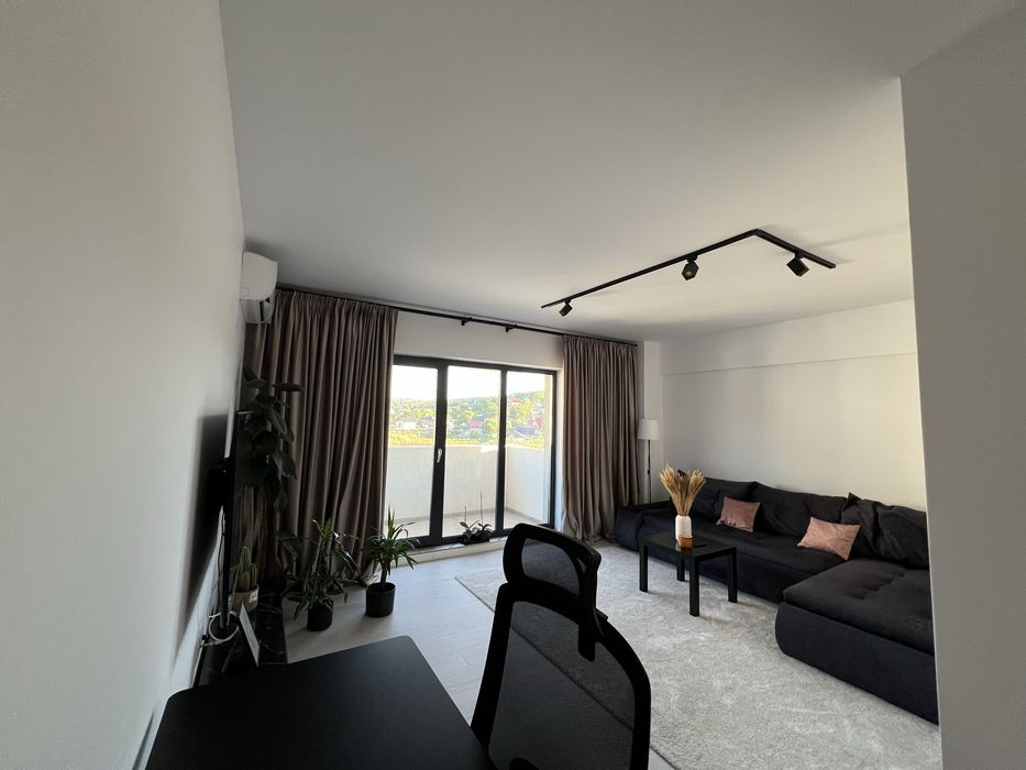 Închiriere apartament cu 2 camere decomandat, 67 mp