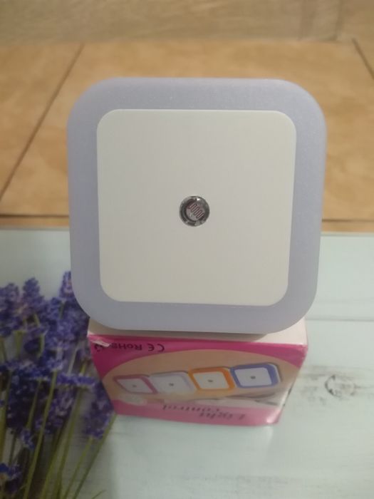 светильник реагирующий на освещение в комнате