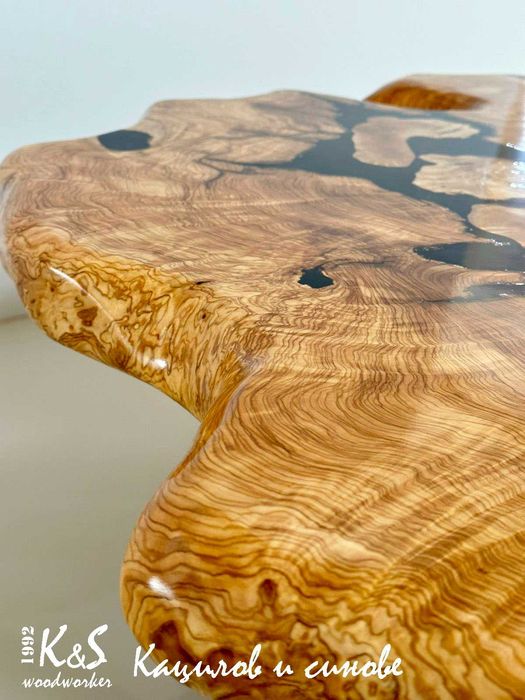 Плот за маса от  Маслина с епоксидна смола