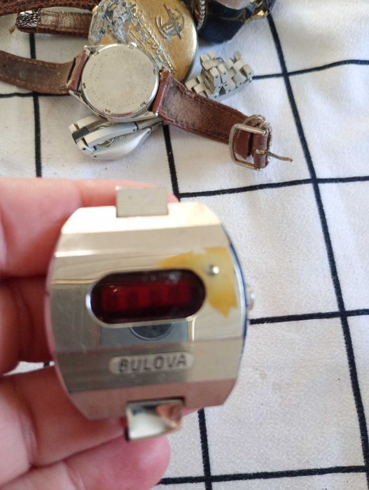 Ceasuri diferite mărci,am mult mai multe decât cele din poze