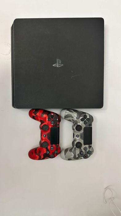 PS4 Slim на 1Тb два джойстика +7 игр на диске
