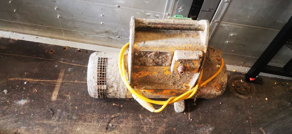 Vibrator beton ciment