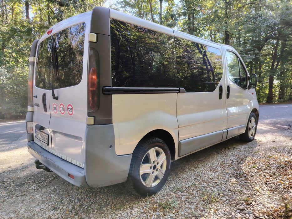 Opel vivaro 8+1 diesel 1.9 ( Nu Renault trafic sau primastar)