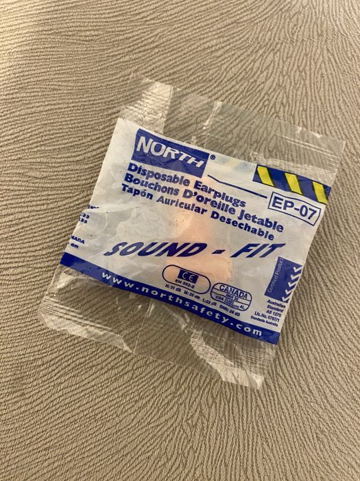 Tuburi pentru căști și dopuri de urechi