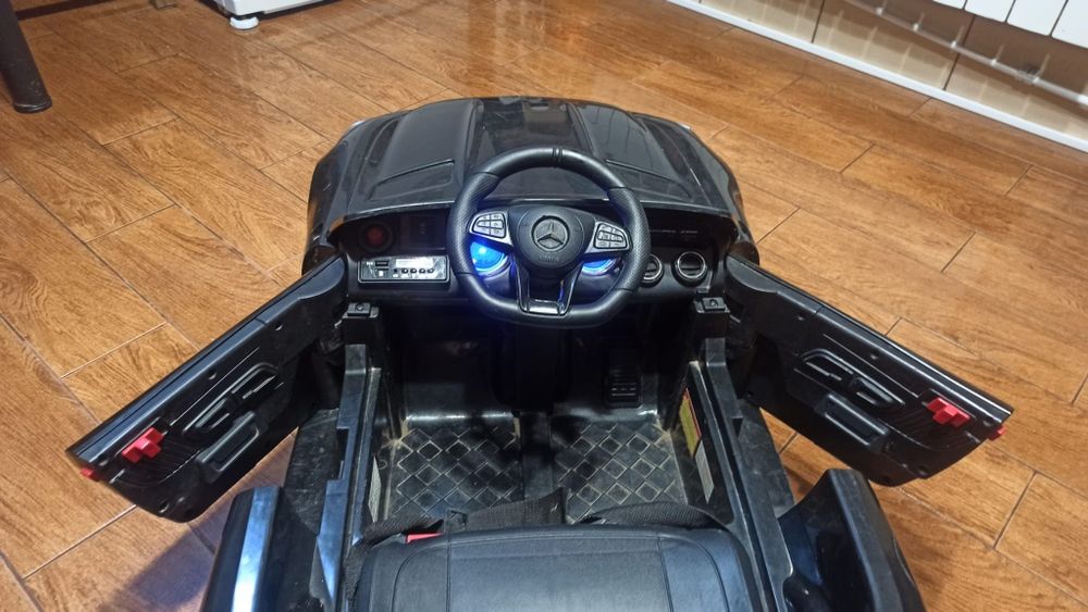 Masina electrica Mercedes
