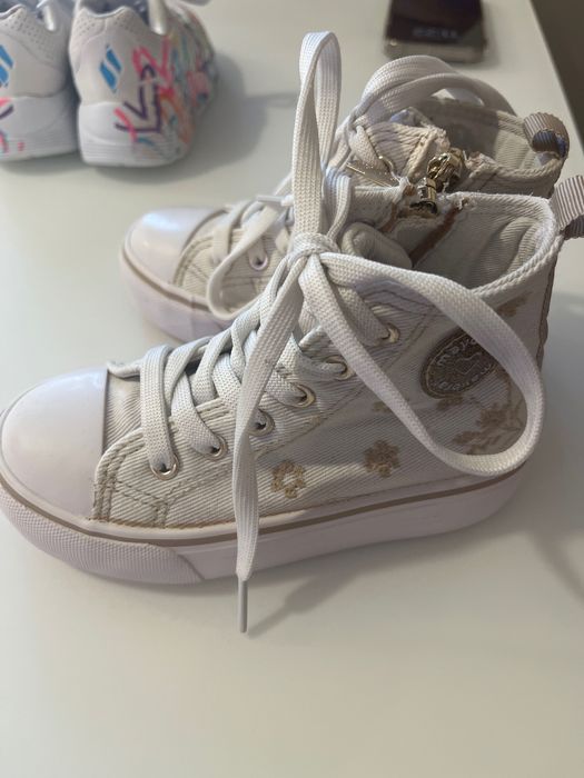 Обувки за момиче mayoral  и Skechers