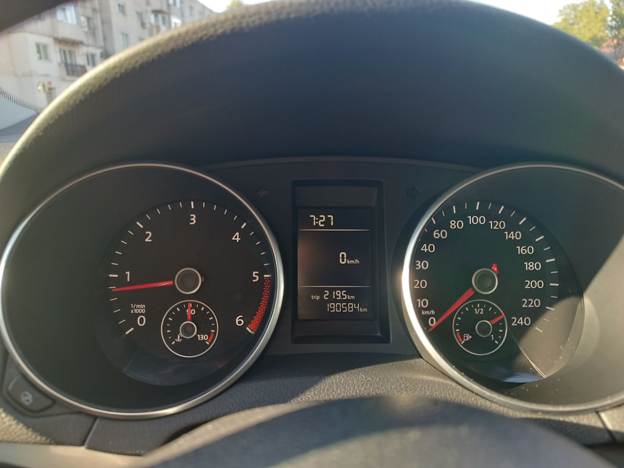 Vând golf 6 1.6tdi