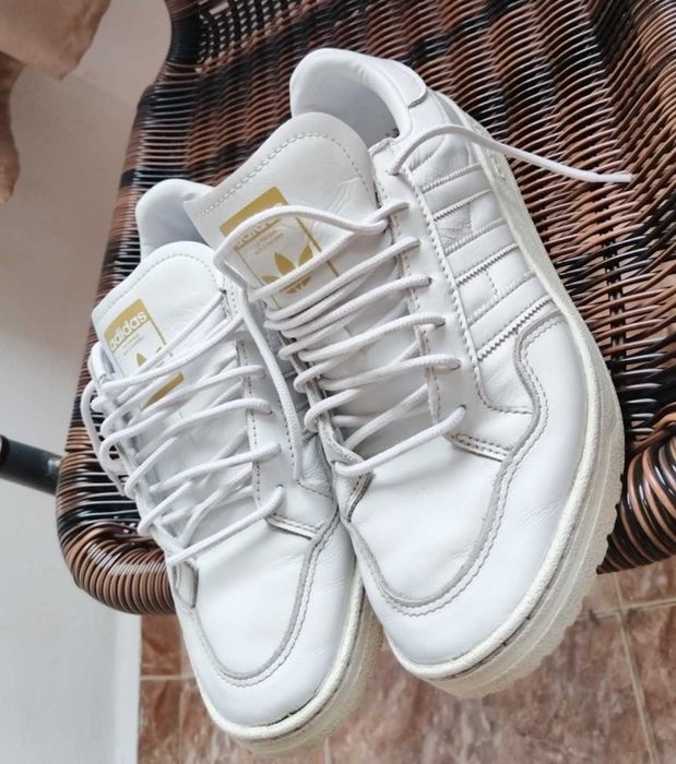 Маратонки Адидас бели 41 1/3