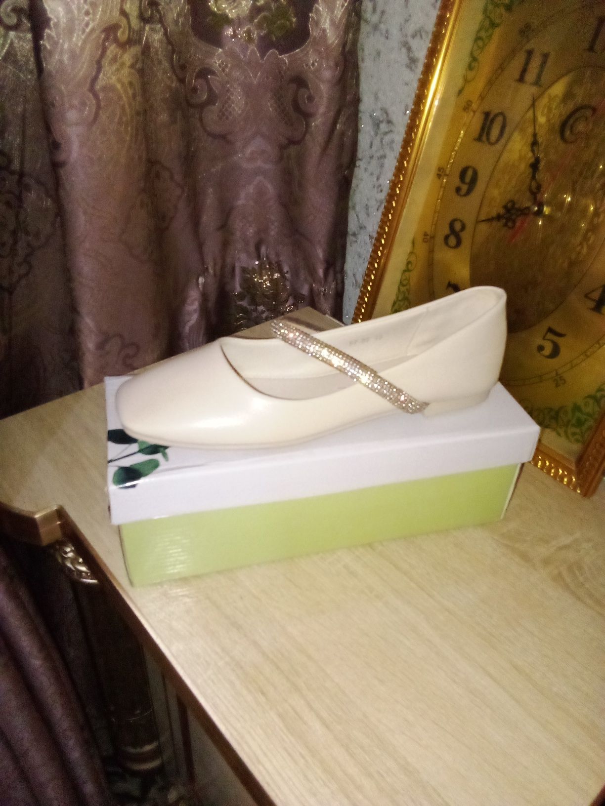 Ayollar oyoq kiyimi