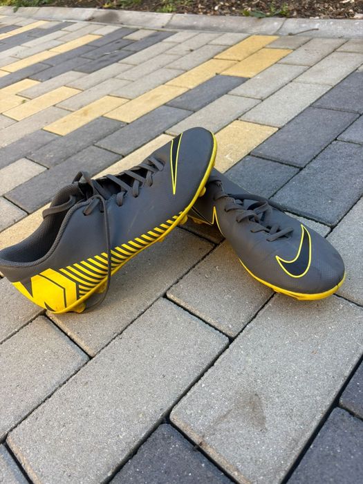 Vând Ghiete de Fotbal Nike Tempo