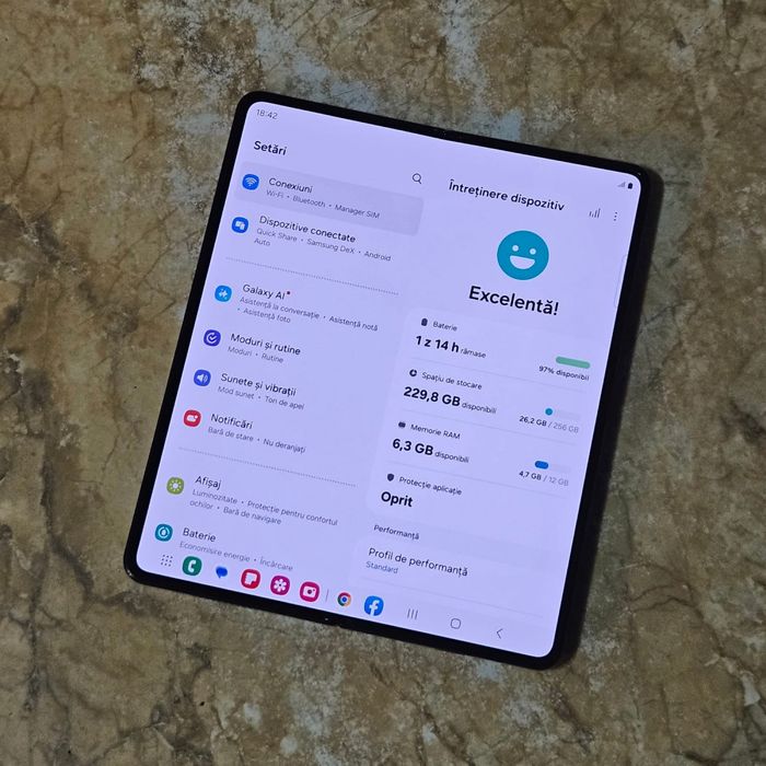 Samsung Z Fold 4 256 gb 12 gb ram