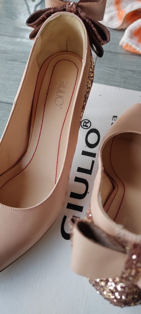 Pantofii de firmă GIULIO