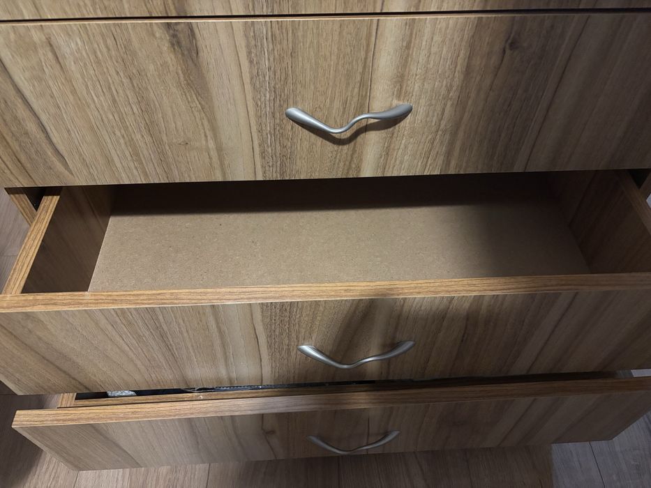 Скрин с 4 чекмеджета