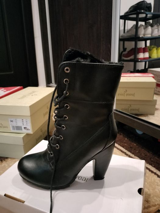 Ghete negre îmblănite