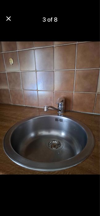 Ъглова кухня с дъбови врати