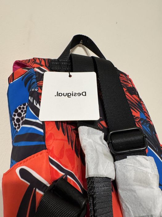 Rucsac Desigual colorat cu imprimeu floral tropical