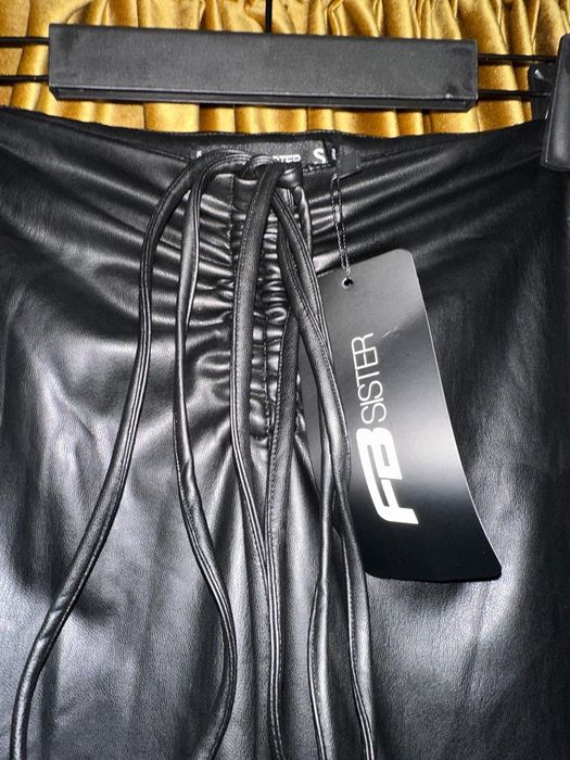 Pantaloni Piele ecologică New Yorker evazați negri