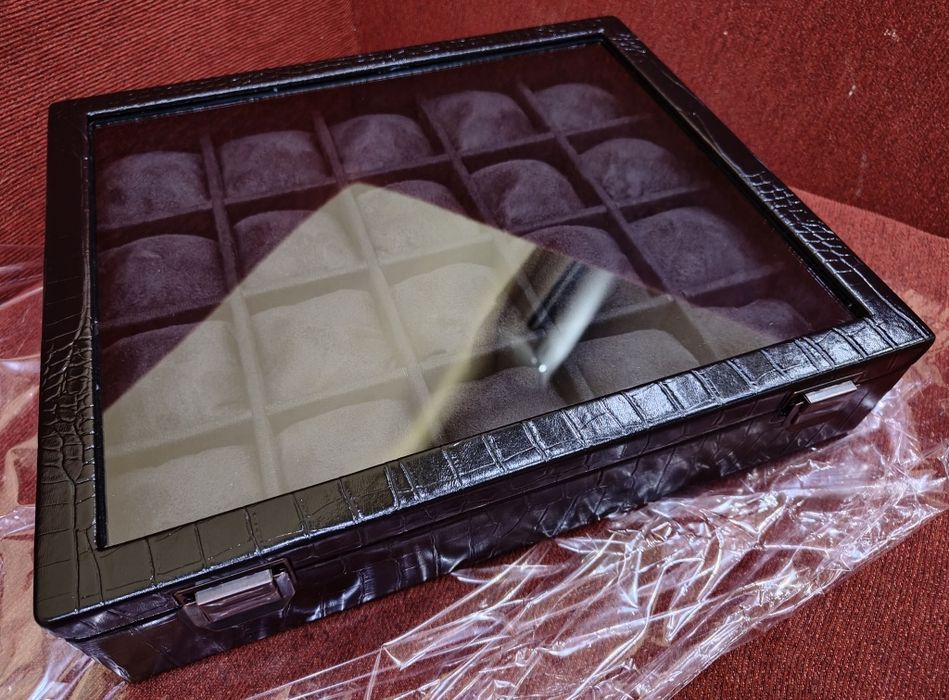 Нова Кутия Органайзер за Часовници (20броя)