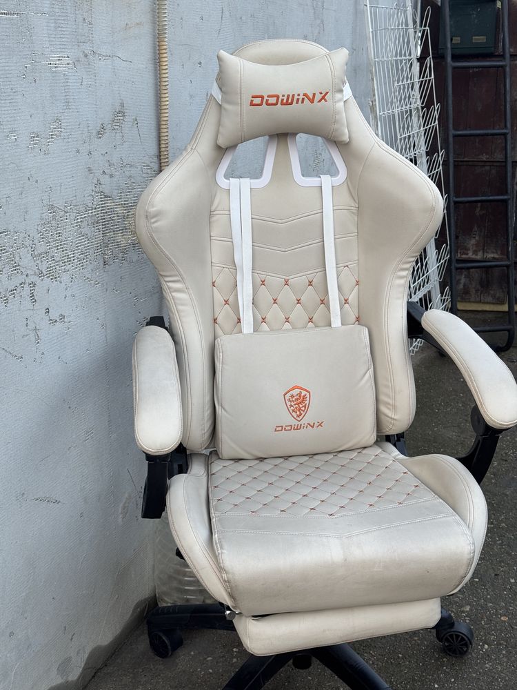 Геймърски стол бяла кожа