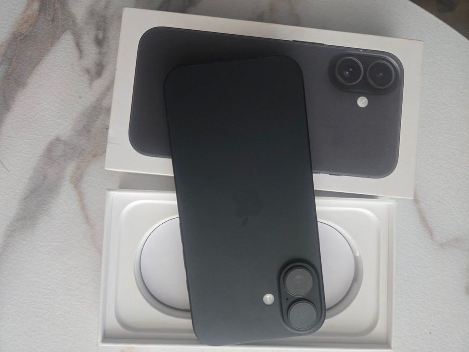 iPhone 16 256GB с кутия и зарядно