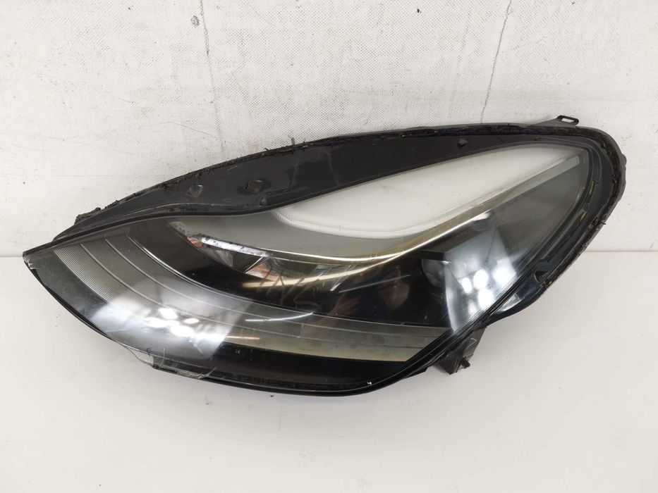 Ляв Led фар / Лев Led фар Tesla Model 3/Y Оригинален Повреден