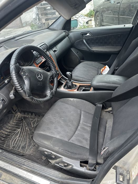 На Части! Mercedes C220 CDI w203 143кс ръчка