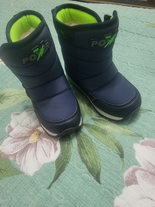 Продаются детские сапоги