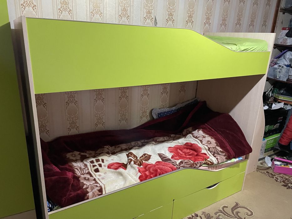 кровать двухяросный