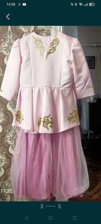 Национальный казахский жилет и платье