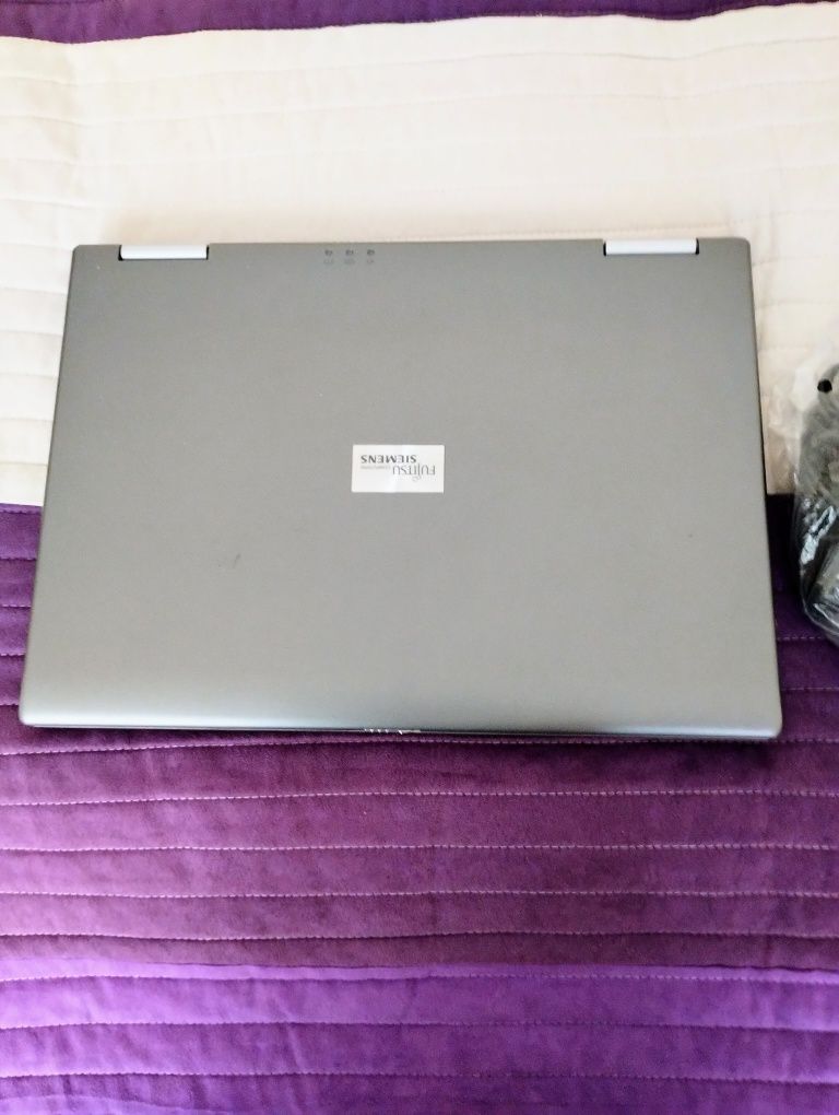 Laptop Fujitsu Siemens Amilo L1300 DEFECT cu Microsoft Works 7.0