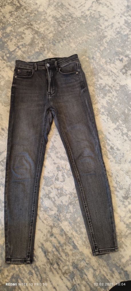 Blugi dama Stradivarius mărime 36