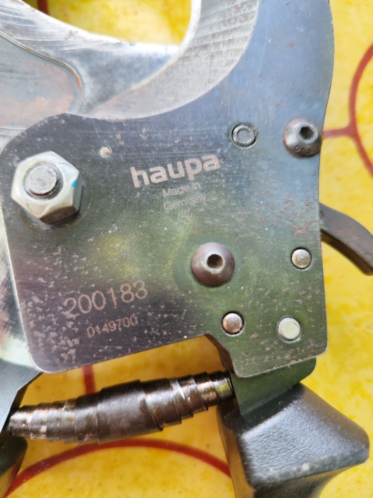 Ножици за кабели Haupa и Knipex гилотина