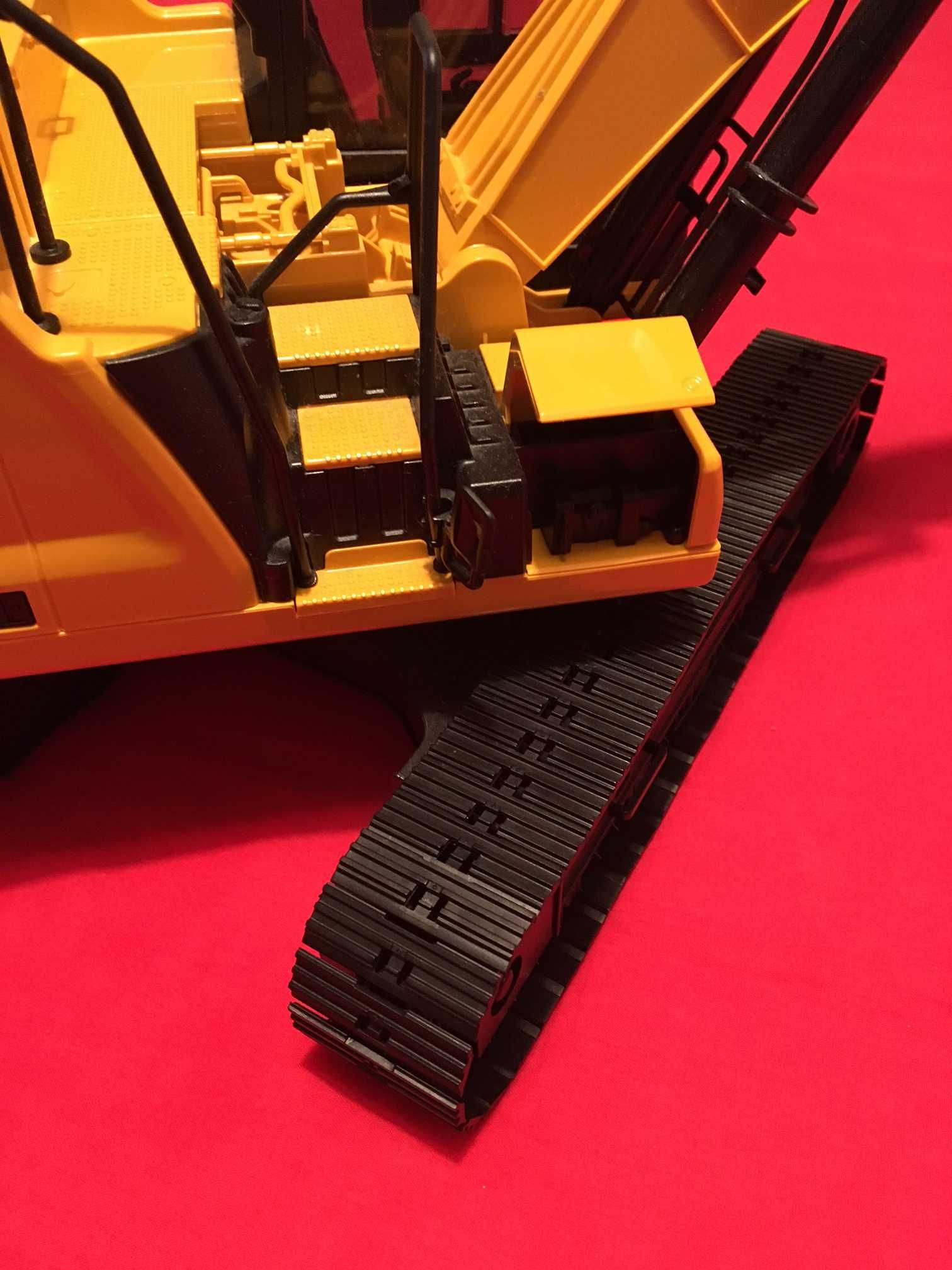 Excavator cu șenile Caterpillar - Bruder 2483