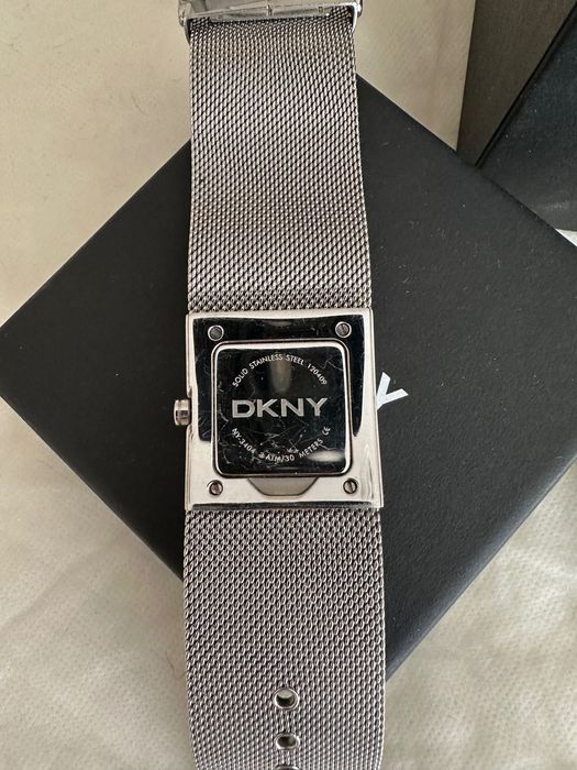 Часовник DKNY.Оригинален!