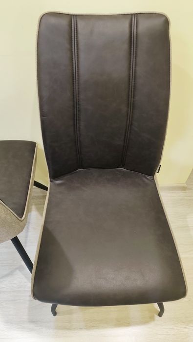 Трапезни столове 4+1 малко ползвани