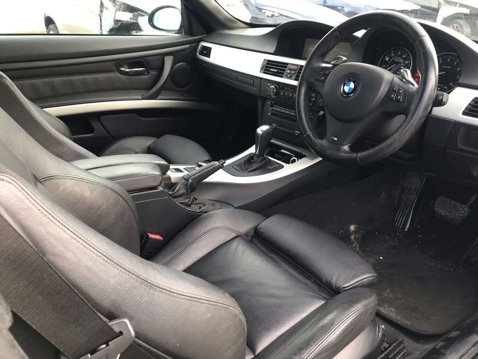 Dezmembrez BMW 335i E93 M-Pack doar 84.000 miles ,NAVI mare,Recaro
