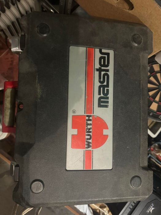 Винтоверт Würth с 2 батерии и зарядно