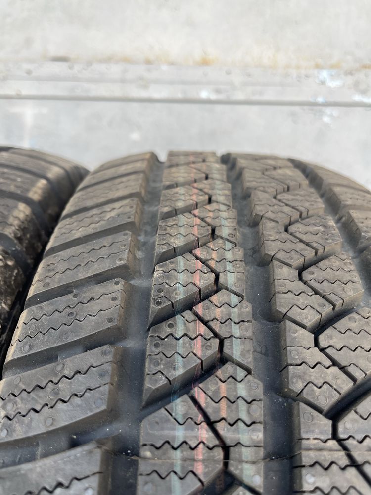 2бр. нови гуми за бус 205/65/15C Semperit DOT 2920