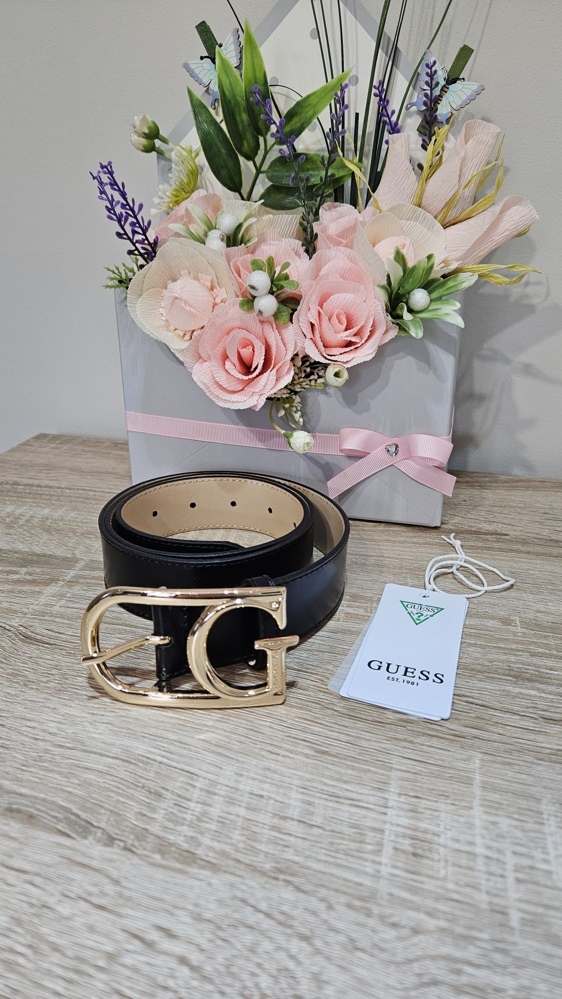 Дамски колан Guess