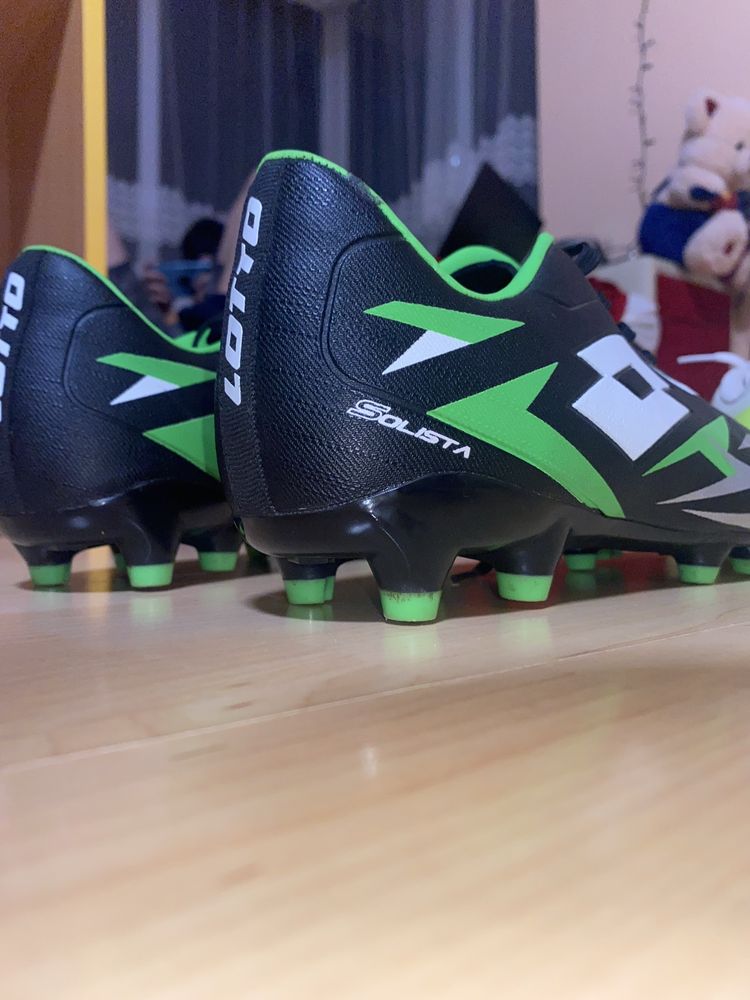 Lotto solista (brand) papuci fotbal